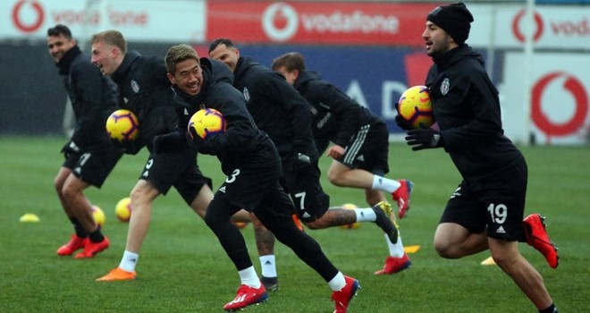 Sağanak yağmur altında çalıştılar