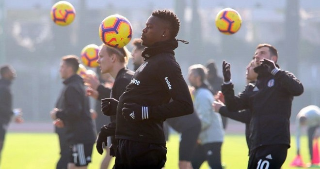 Mirin, takımla ilk antrenmanında