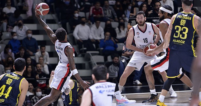 Beşiktaş Icrypex Takımı -  Fenerbahçe Beko: 74-82