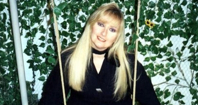 Ünlü şarkıcı Beşiktaş'taki evinde hayatını kaybetti