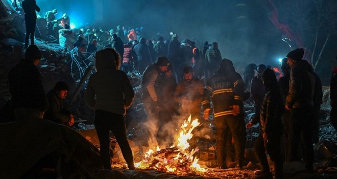 Deprem bölgesinde elektrik sıkıntısı!