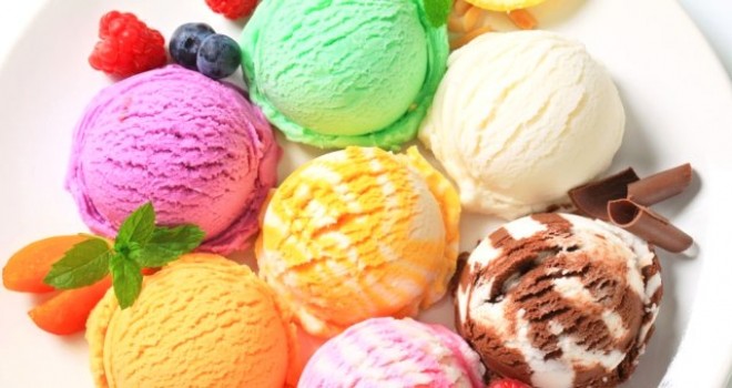 Koruyucu içeren ve süt tozuyla üretilen dondurmalardan uzak durun