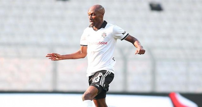 Atiba rekora koşuyor