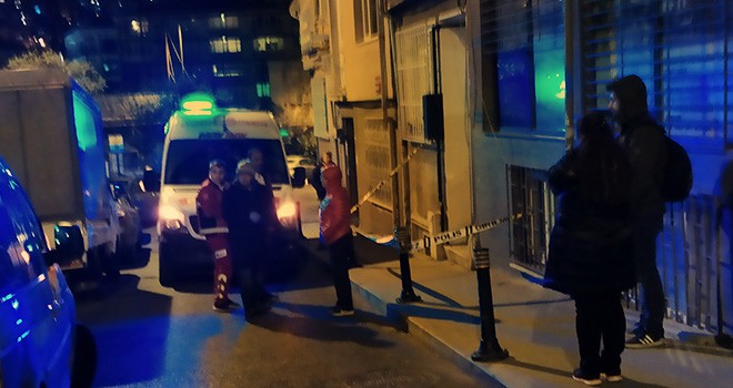 Yaşlı kadın kızının cesediyle 3 gün evde yaşadı