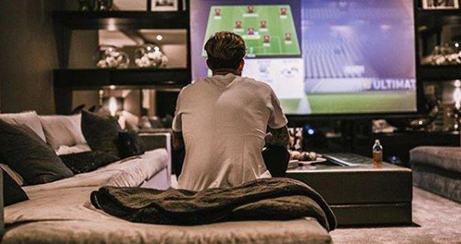 Playstation'da FIFA oynayanlar buraya! Karius'tan çağrı var