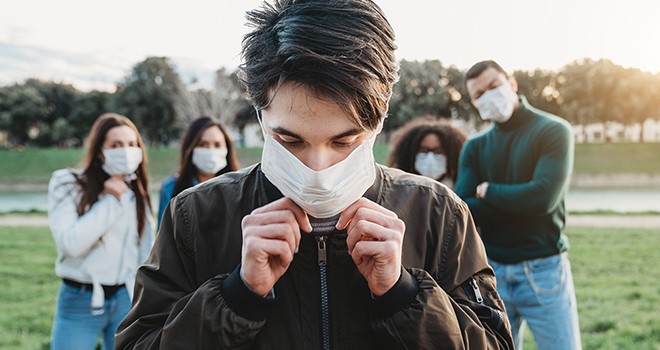 Uzmanlardan flaş Korona iddiası! İkinci dalgada risk grubu da değişecek