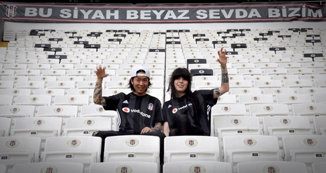 Beşiktaş tutkunu Japon müzisyen