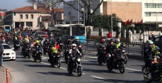 Motosikletlilerden şehitler için konvoy