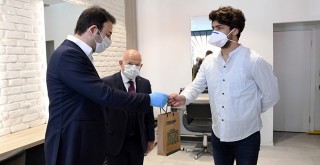 Beşiktaş'ta berber ve kuaför salonları dezenfekte edildi