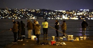 Sokağa çıkma kısıtlamasında balık tutanlara ceza