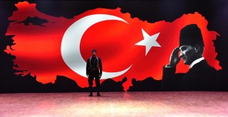 Beşiktaş'ta Cumhuriyet Defilesi