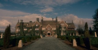 Netflix The Haunting: Bly Malikânesi'ne davet ediyor