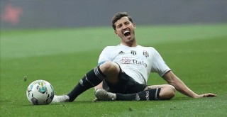 Beşiktaş'ta Salih Uçan sakatlandı!
