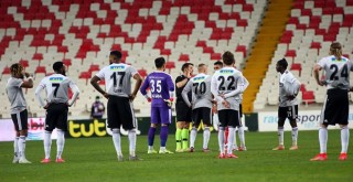 Beşitaş'ta yıldızlar dökülüyor