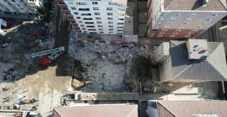 Çöken bina ile ilgili 3 kişi gözaltında