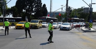 Mazgal demiri seyir halindeki otomobilin yakıt deposunu patlattı