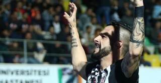 Negredo'dan Beşiktaş paylaşımı: Tebrikler Şampiyonlar!