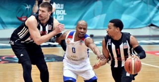 Potanın Kartalları evinde kazandı