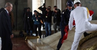 Cumhurbaşkanı Erdoğan'dan Anıtkabir'e ziyaret!