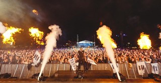 Benny Benassi ve Burak Yeter Dünya listelerine zirveden girdi