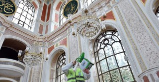 Beşiktaş'taki camiler dezenfekte edildi