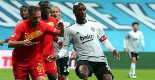 Atiba: Depremden etkilenen insanların acılarını paylaşıyorum