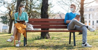 Pandemide öksürenin yalnızlığı