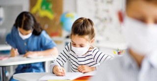 Okulların açılış tarihi ertelendi! Uzaktan eğitime devam