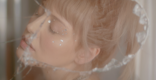 Damla Topçu ilk teklisi Tek Derdim ile pop ve R&B'yi bir araya getiriyor