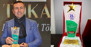 Eğitimci Yazar Erhan Ziya SANCAR'a Yılın Başarılı Eğitimci-Yazar'ı ödülü