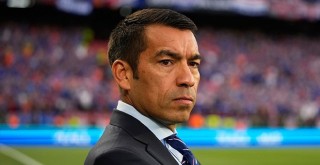 Bronckhorst stoper istedi! Beşiktaş'tan ilk adım geldi