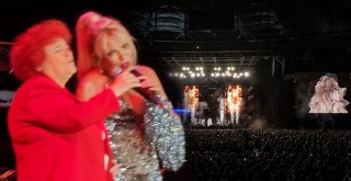 Beşiktaş Stadyum'unda Ajda Pekkan ve Selda Bağcan'dan unutulmaz düet