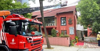 Levent'te yangın paniği