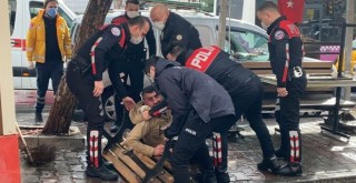 Sokak ortasında kardeşlerin bıçaklı kavgası