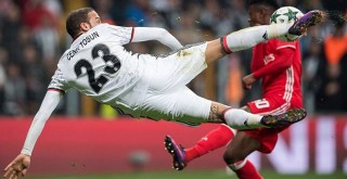 Beşiktaş'tan Cenk Tosun'a doğum günü kutlaması