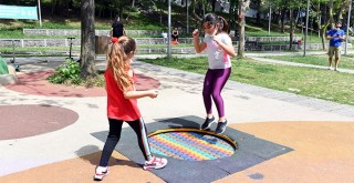 Çocuklar Beşiktaş'ta özgürce eğlendi