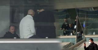 Sergen Yalçın’dan locada dikkat çeken görüntü