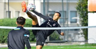 Hazırlıklar sürüyor