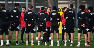 Beşiktaş'ta yönetim endişeli! Kötü gidişatı değiştirebilecek mi?