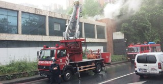 Eski TV binasında çıkan yangına Beşiktaş itfaiyesi yetişti