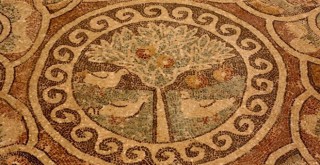 Kaçak kazıda 1800 yıllık mozaik bulundu