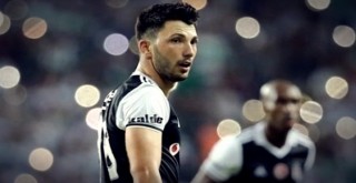 Beşiktaş açıkladı! Tolgay kadro dışı kaldı!