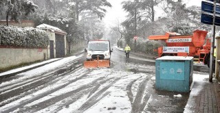 Beşiktaş'ta karla mücadele ekipleri sahada
