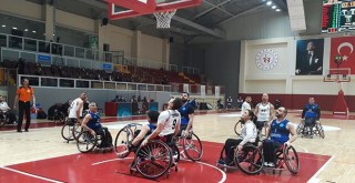 Tekerlekli Sandalye Basketbol Takımı'nda galibiyet sevinci