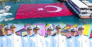 Beşiktaş'ta Denizcilik ve Kabotaj Bayramı'nın 98'inci yılı kutlandı