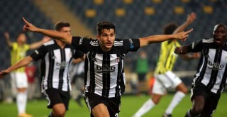 Beşiktaş Fenerbahçe'yi ezdi geçti