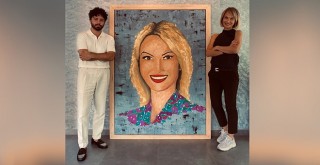 Ressam Gökhan Yıldırım'ın 55 bin TL değerindeki portre sahibine teslim edildi