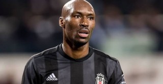 Atiba 1 sene daha Beşiktaş'ta