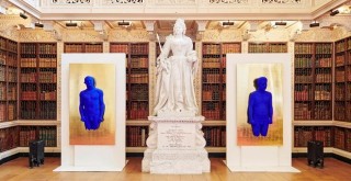 Yves Klein’in eserleri 300 yıllık sarayı ele geçirdi