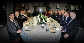 Dostluk yemeğinde bir araya geldiler